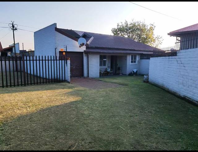 2 BEDROOM HOUSE FOR SALE IN ERMELO